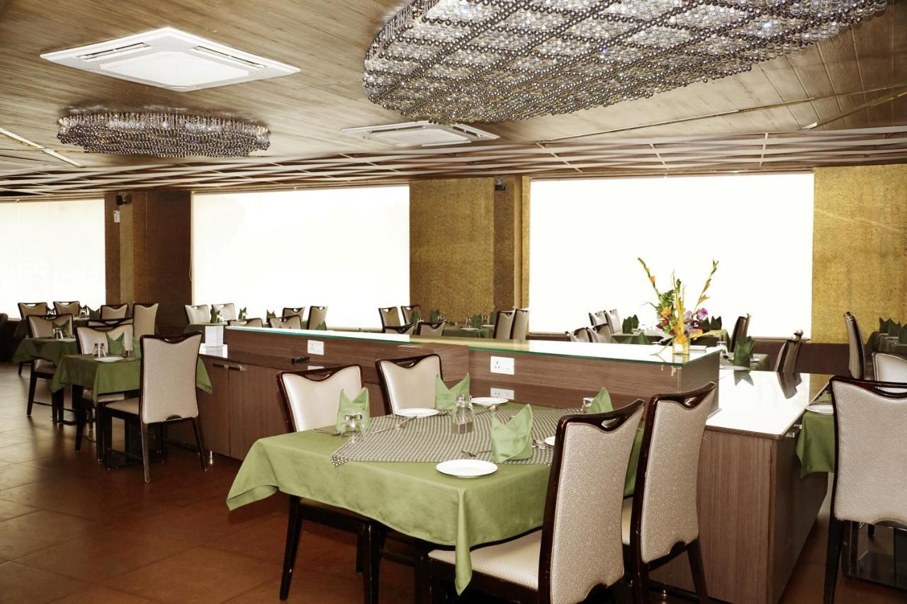 Hotel Gormoh Ahmadabad Zewnętrze zdjęcie