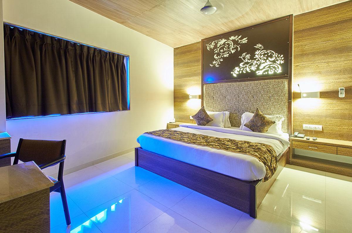 Hotel Gormoh Ahmadabad Zewnętrze zdjęcie