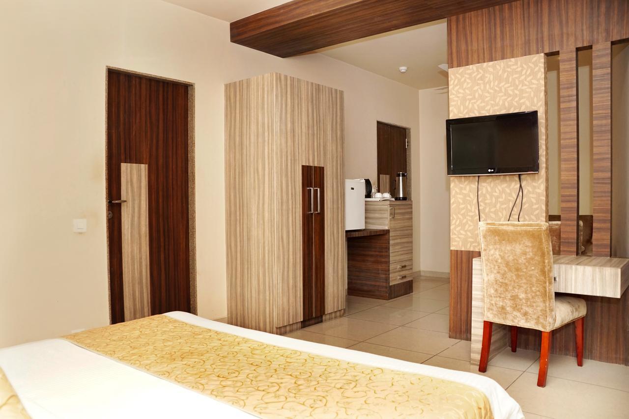 Hotel Gormoh Ahmadabad Zewnętrze zdjęcie
