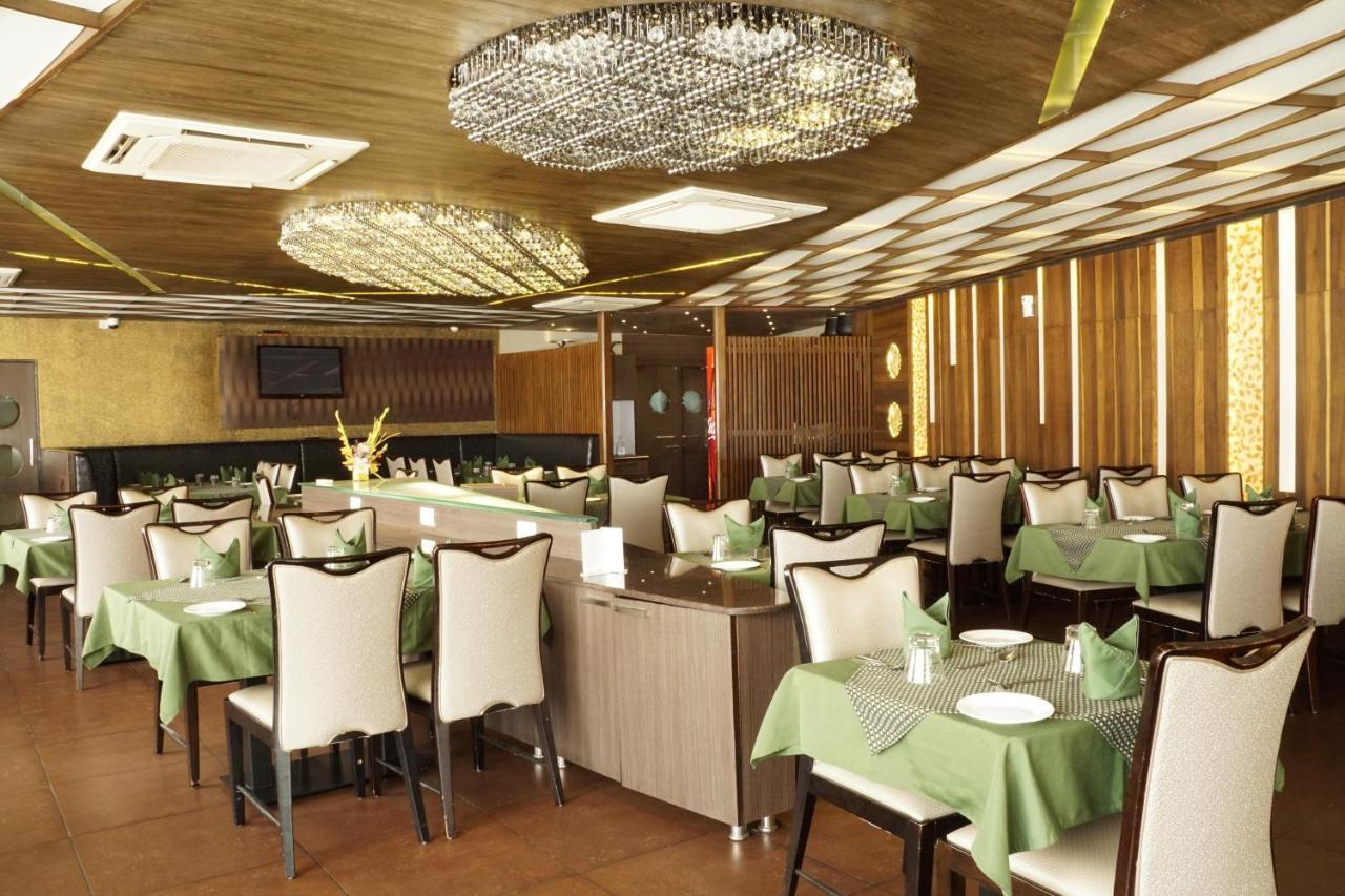 Hotel Gormoh Ahmadabad Zewnętrze zdjęcie