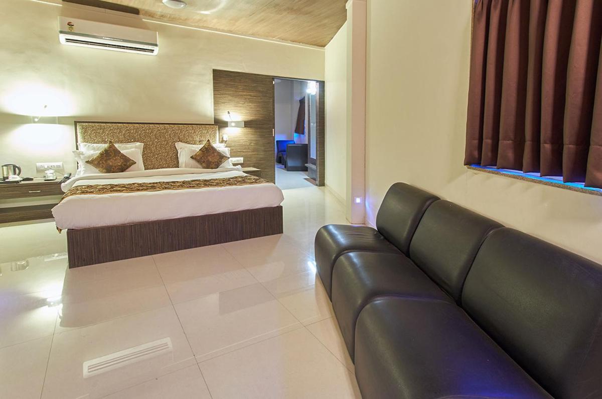 Hotel Gormoh Ahmadabad Zewnętrze zdjęcie