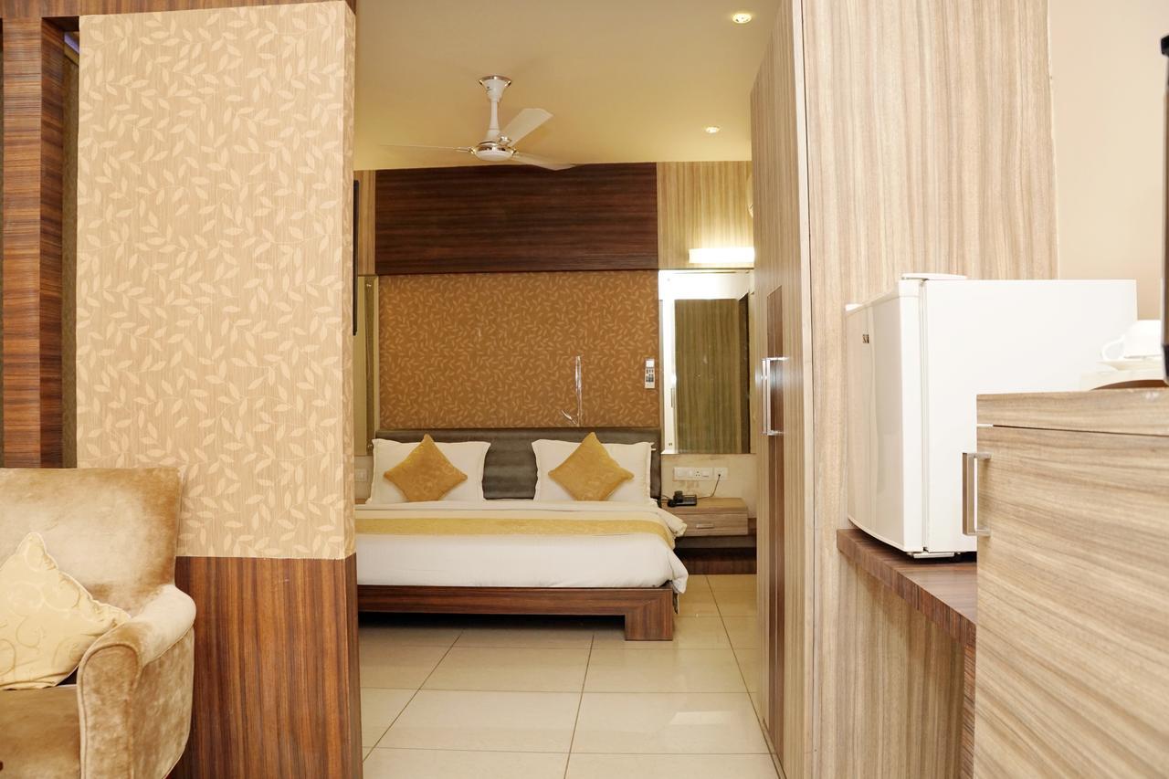 Hotel Gormoh Ahmadabad Zewnętrze zdjęcie