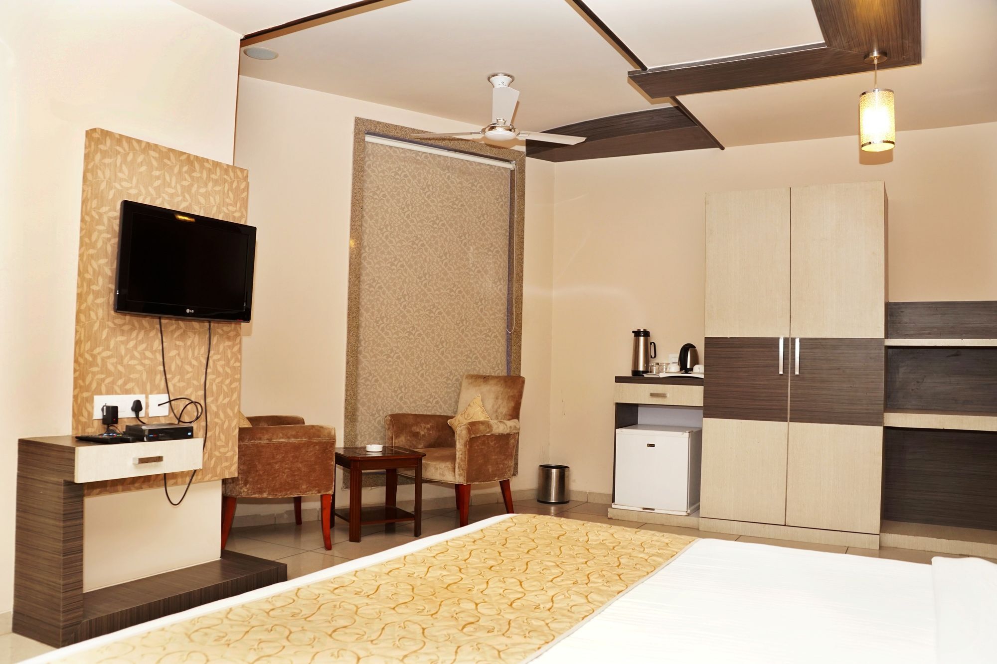 Hotel Gormoh Ahmadabad Zewnętrze zdjęcie