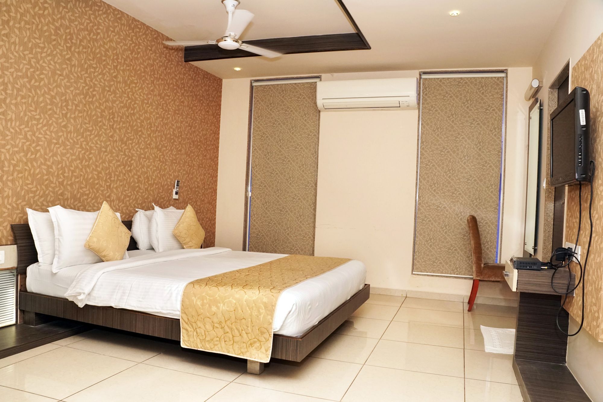 Hotel Gormoh Ahmadabad Zewnętrze zdjęcie
